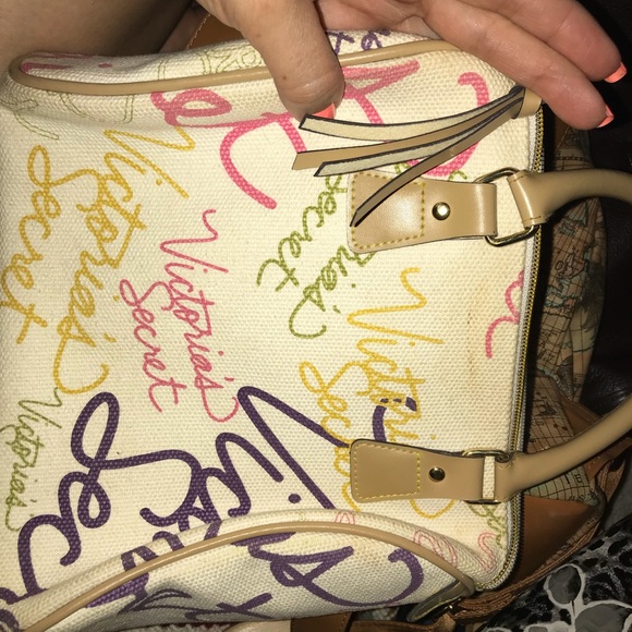 Victoria secret purse - Picture 2 of 5